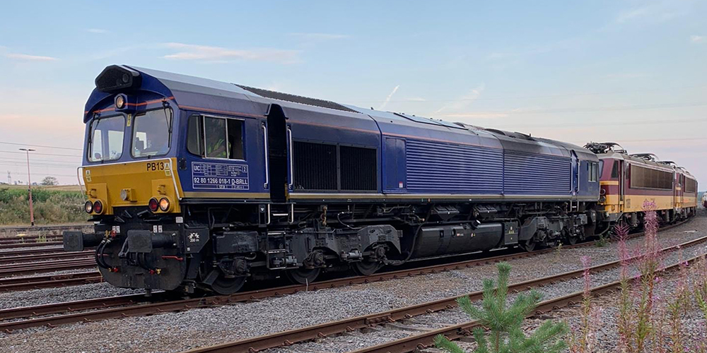 Bijzonder transport van 11 locomotieven